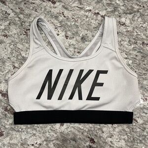 🌟 Nike sports bra
